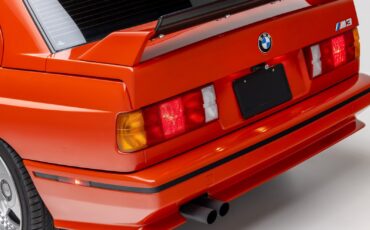BMW-M3-1988-SEDAN-9