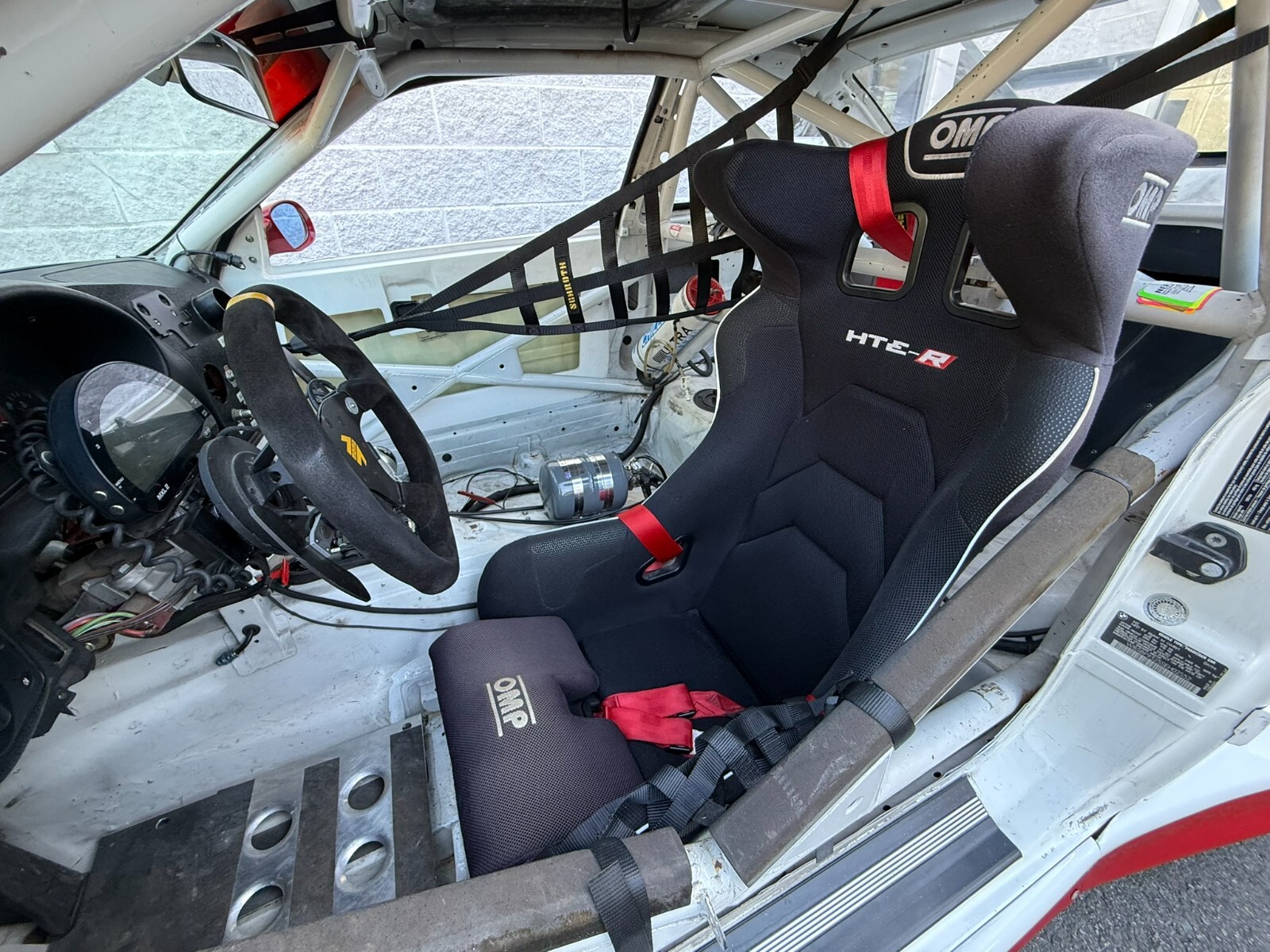 BMW-M3-1995-Race-Car-16
