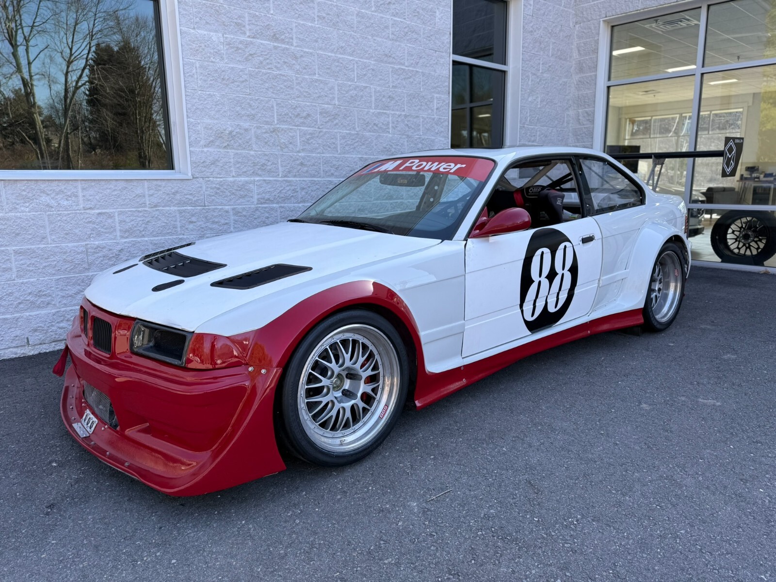 BMW-M3-1995-Race-Car-3