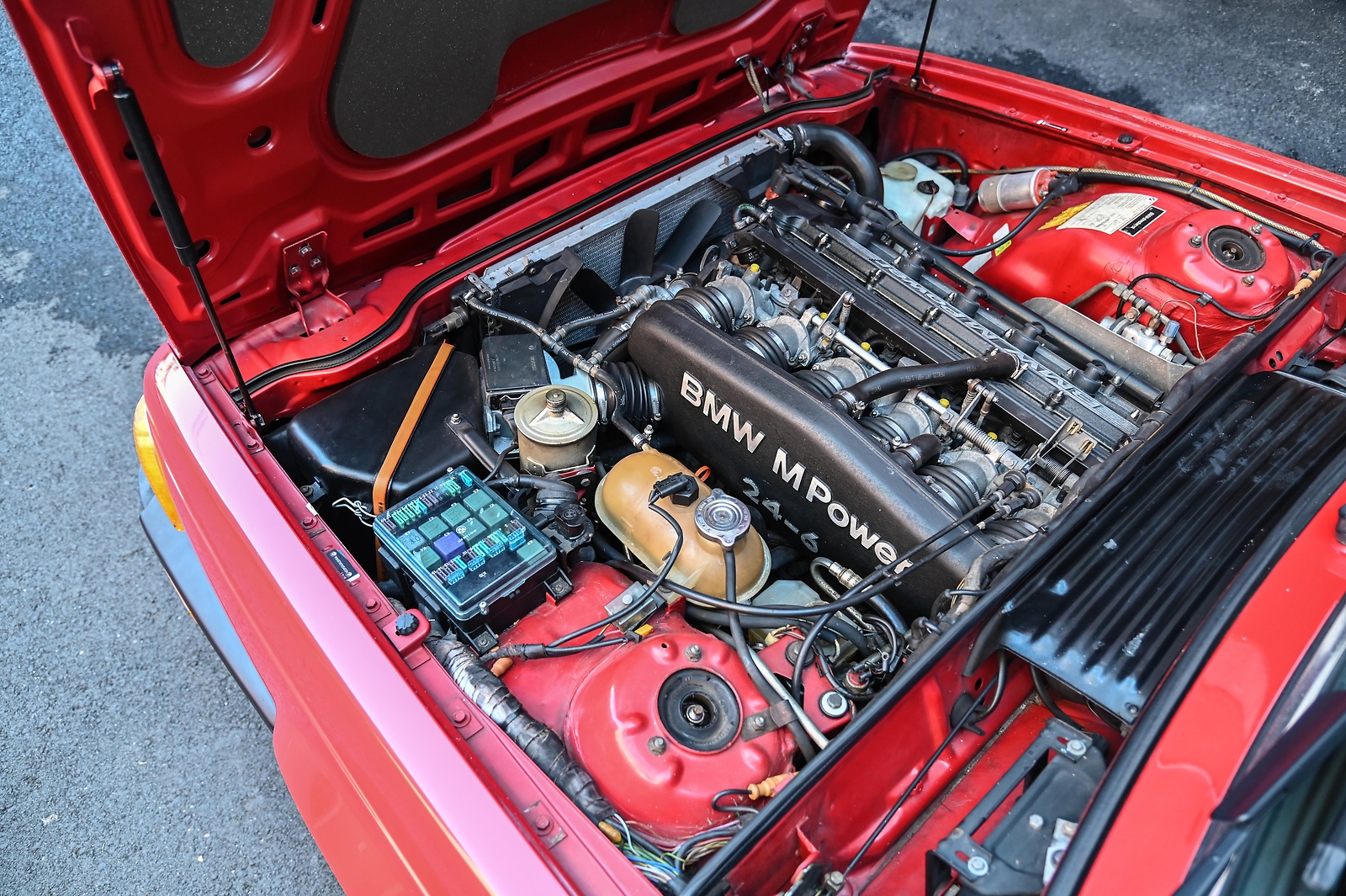 BMW-M6-1987-10
