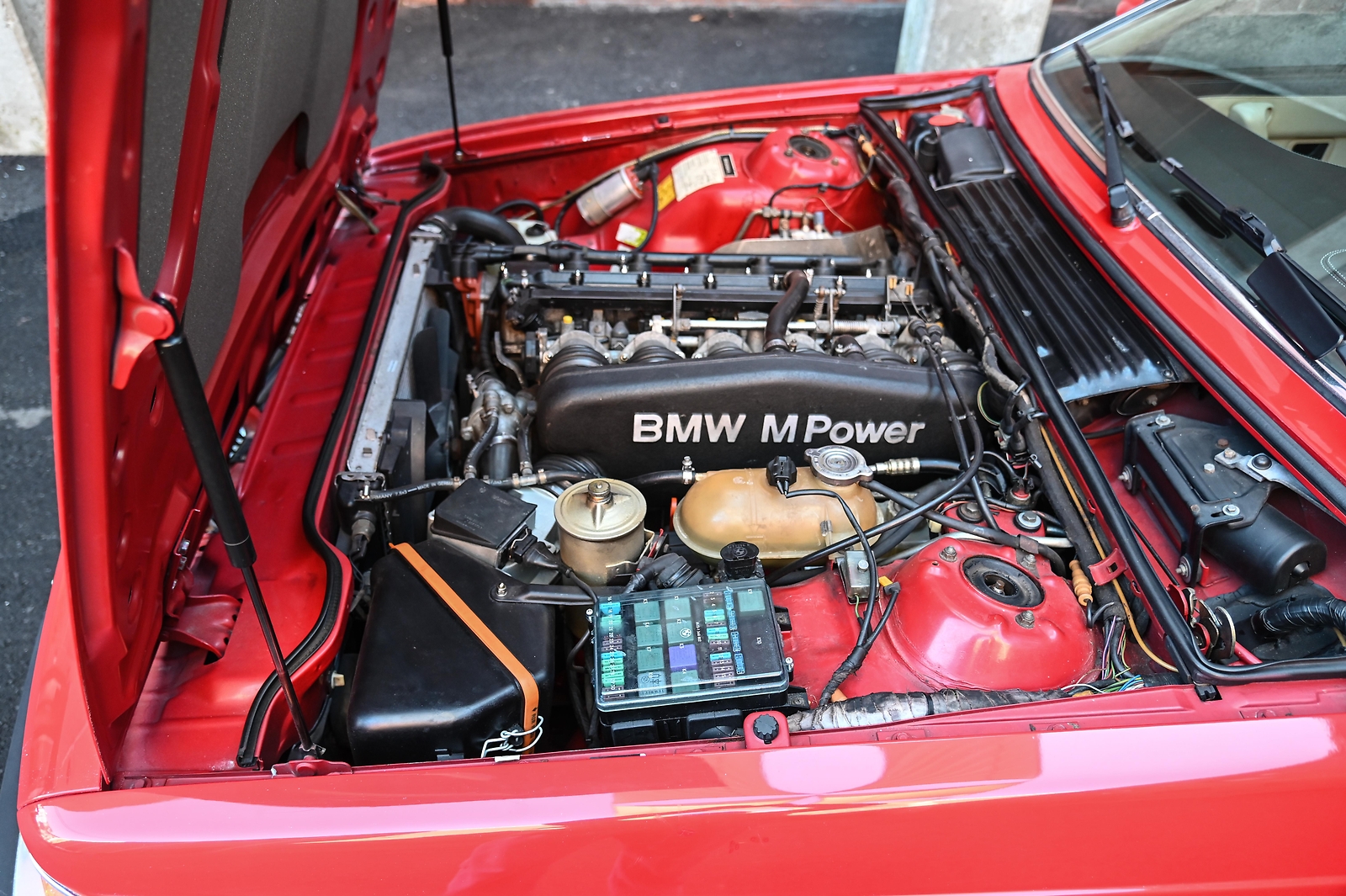 BMW-M6-1987-12