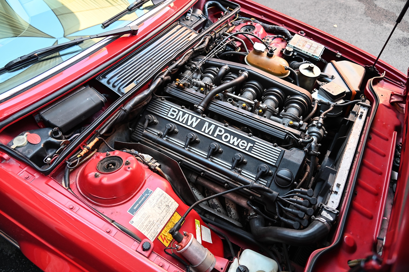 BMW-M6-1987-15