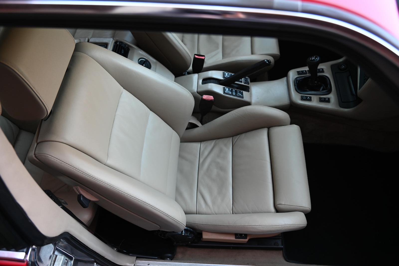 BMW-M6-1987-24