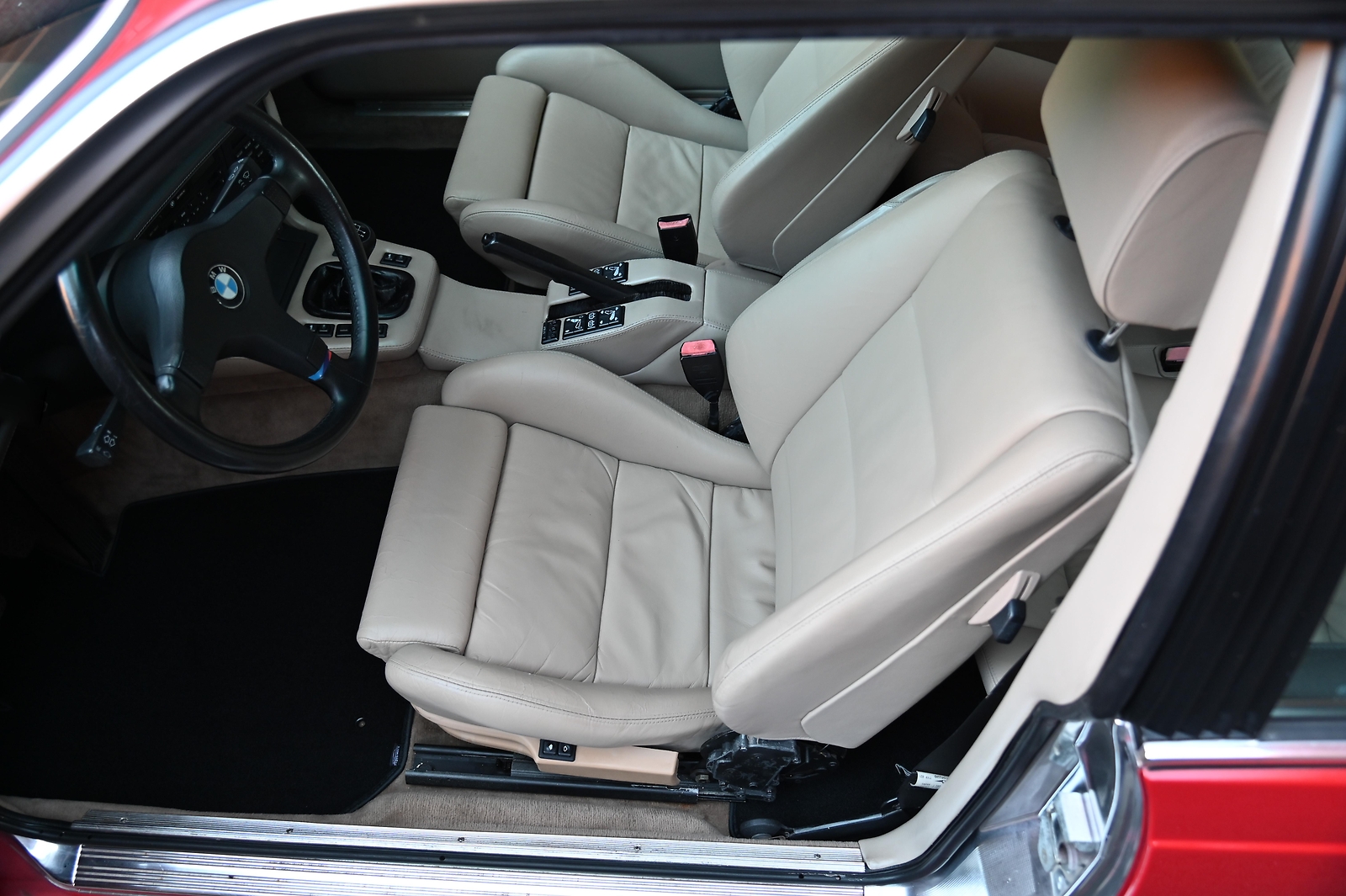 BMW-M6-1987-25