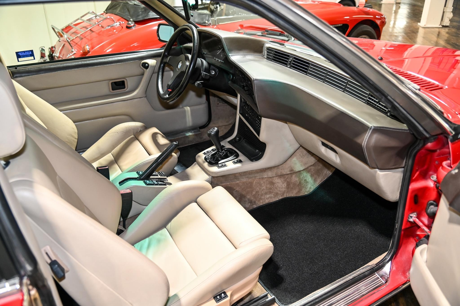 BMW-M6-1987-26