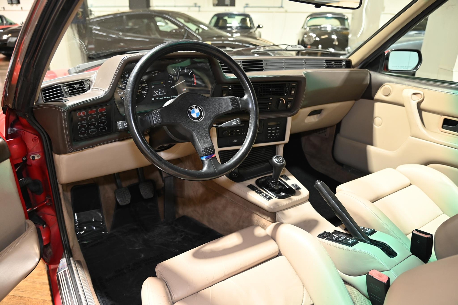 BMW-M6-1987-27