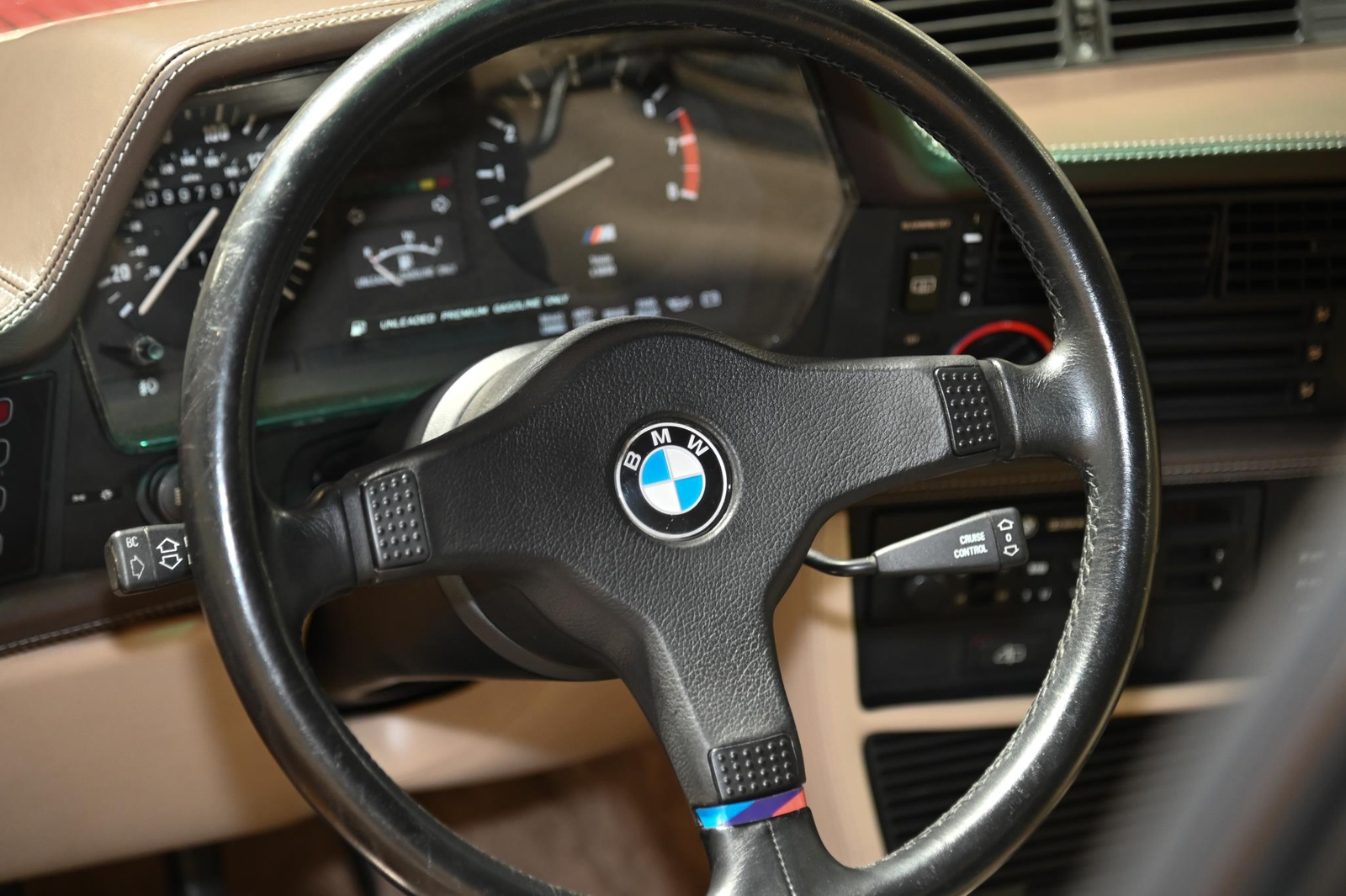 BMW-M6-1987-28