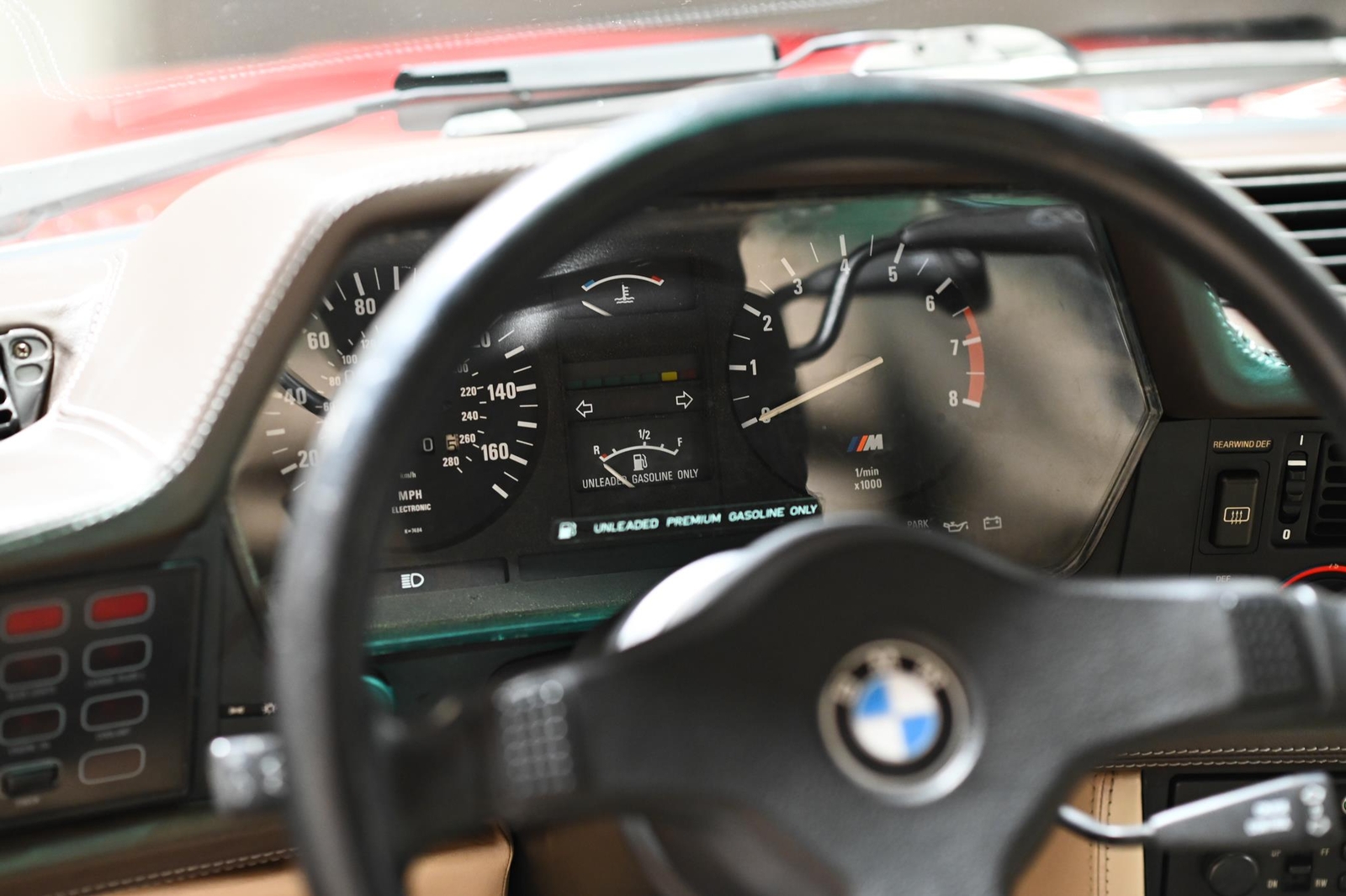 BMW-M6-1987-29