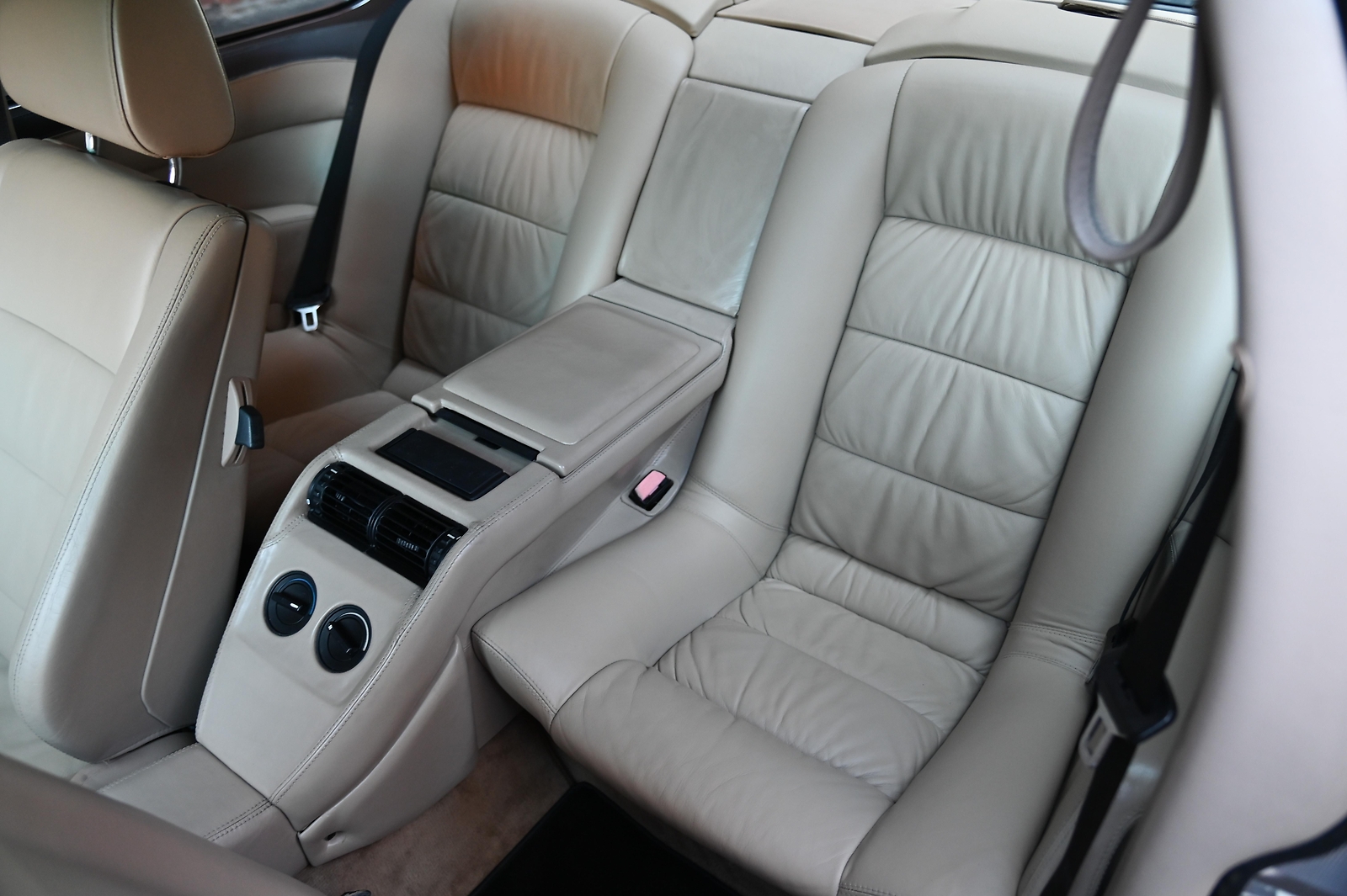 BMW-M6-1987-37
