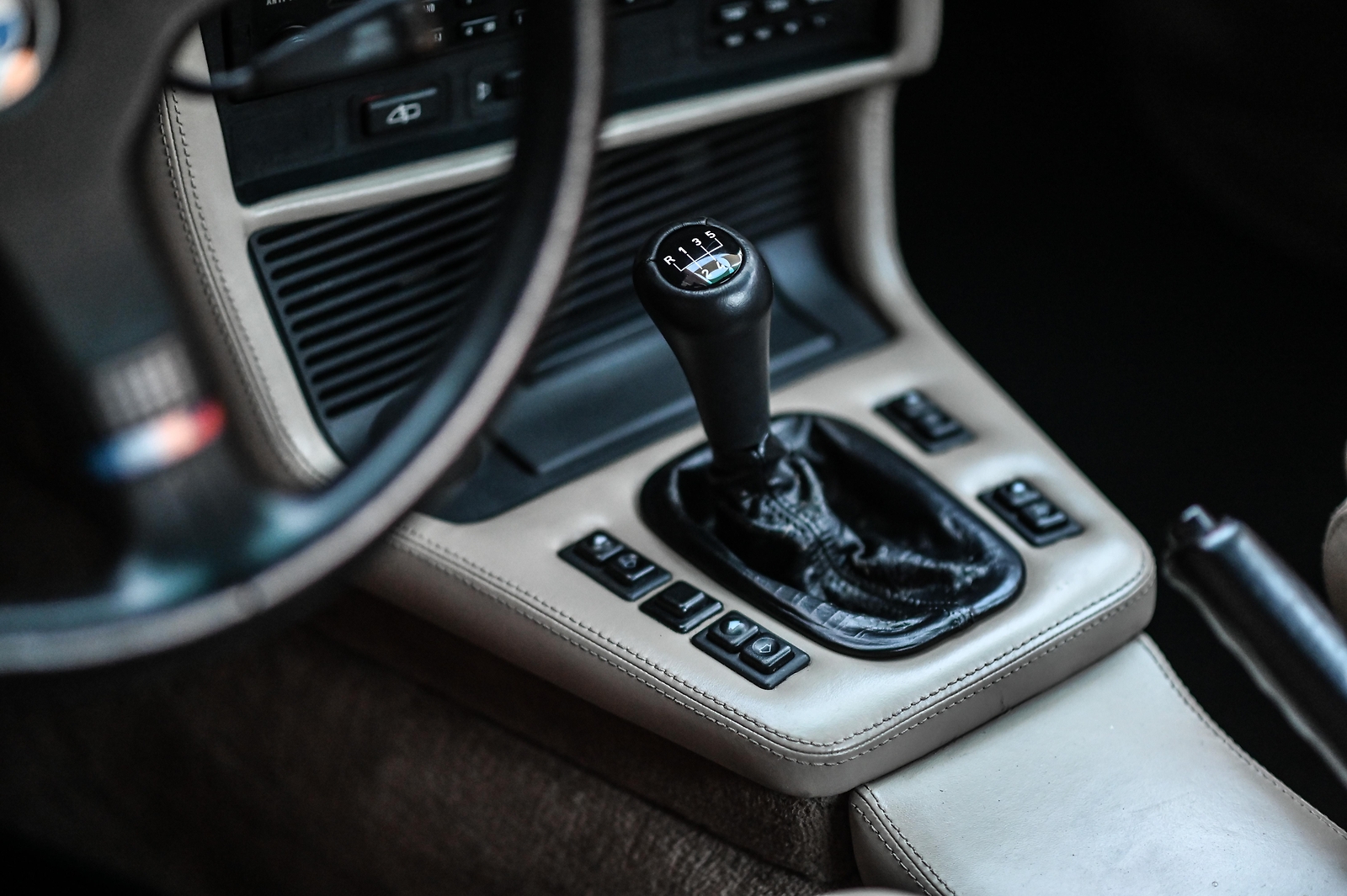 BMW-M6-1987-39