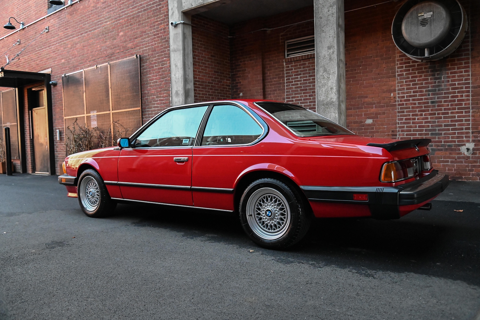 BMW-M6-1987-8