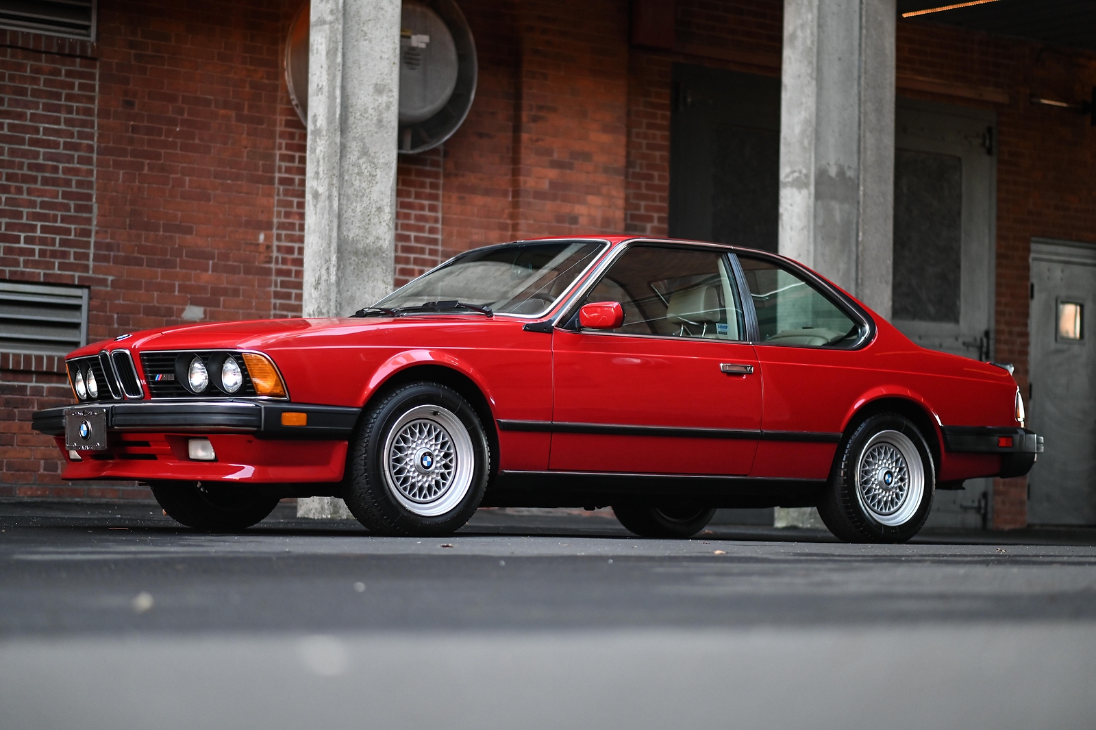 BMW-M6-1987-9