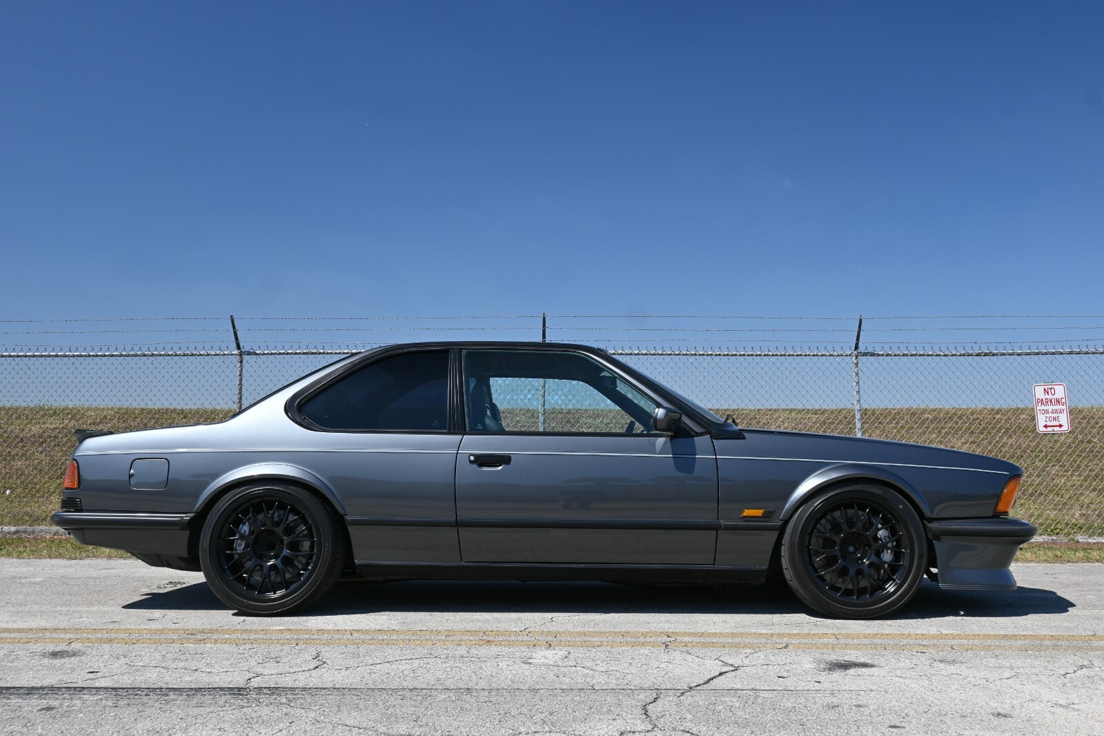 BMW-M6-1987-Coupe-13