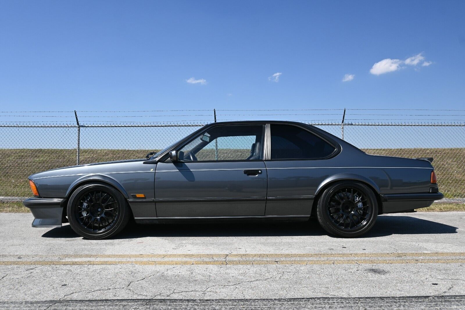 BMW-M6-1987-Coupe-14