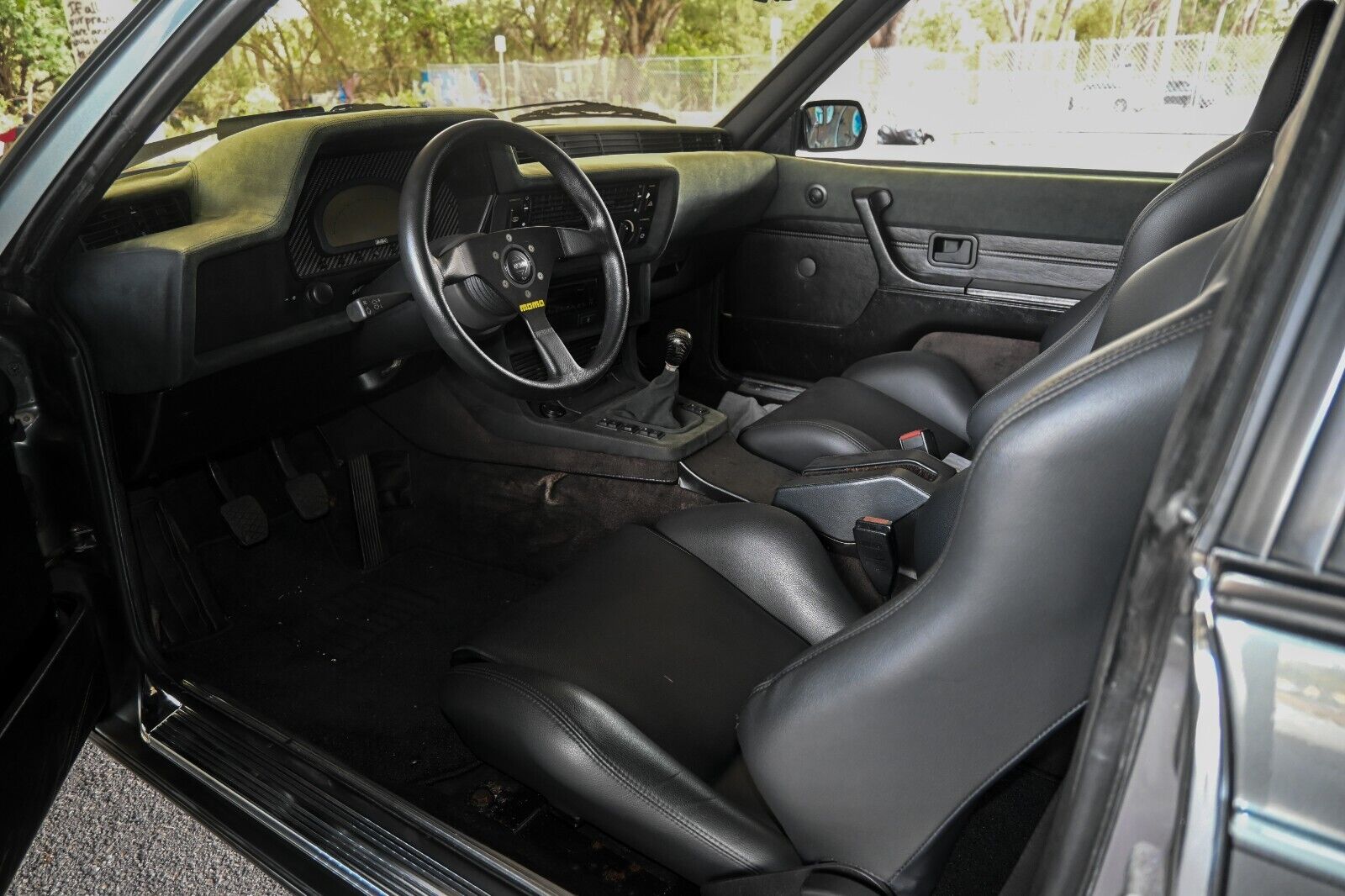 BMW-M6-1987-Coupe-26
