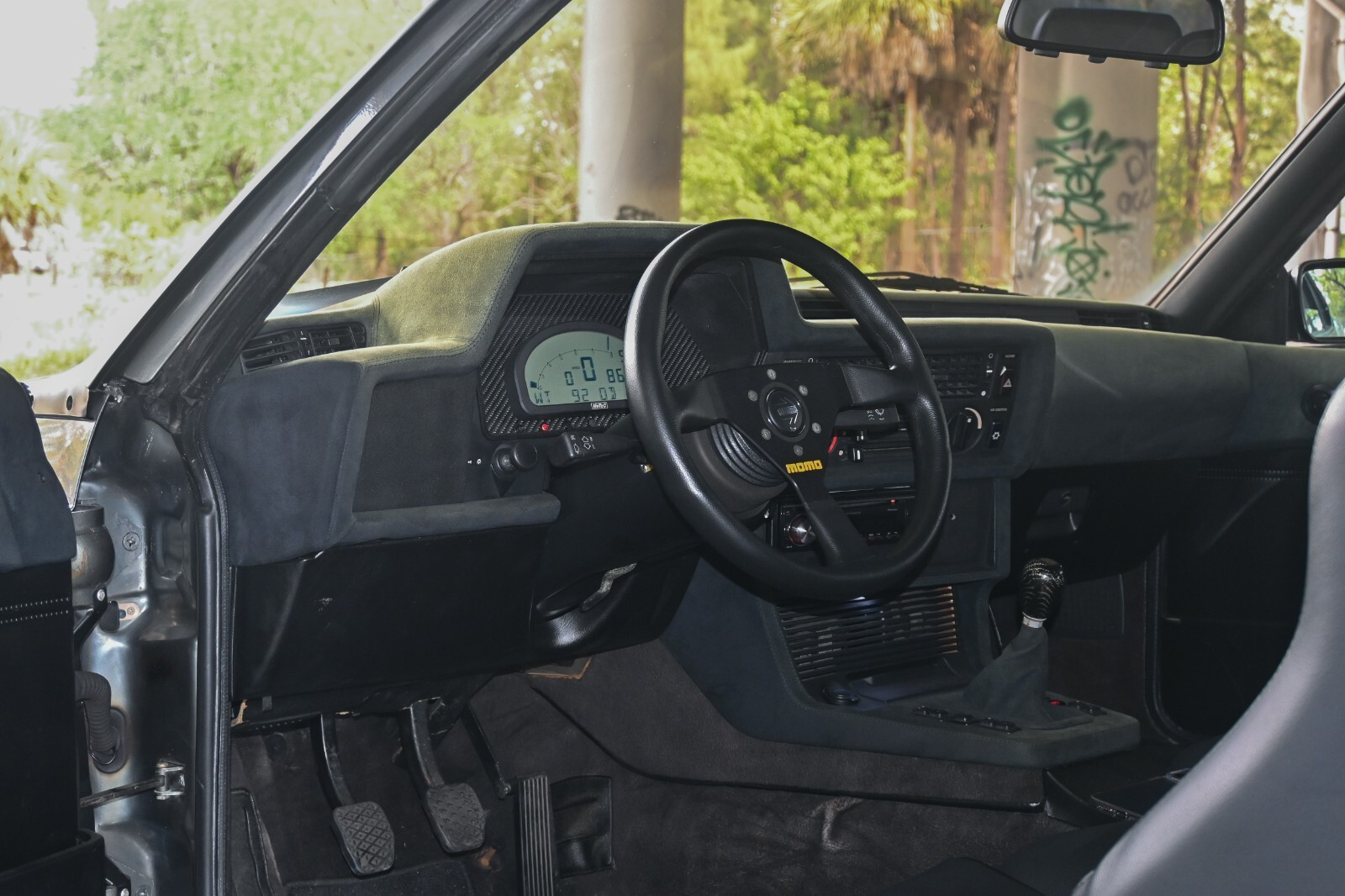 BMW-M6-1987-Coupe-27