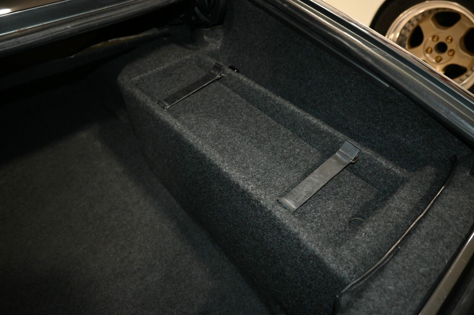 BMW-M6-1987-Coupe-37
