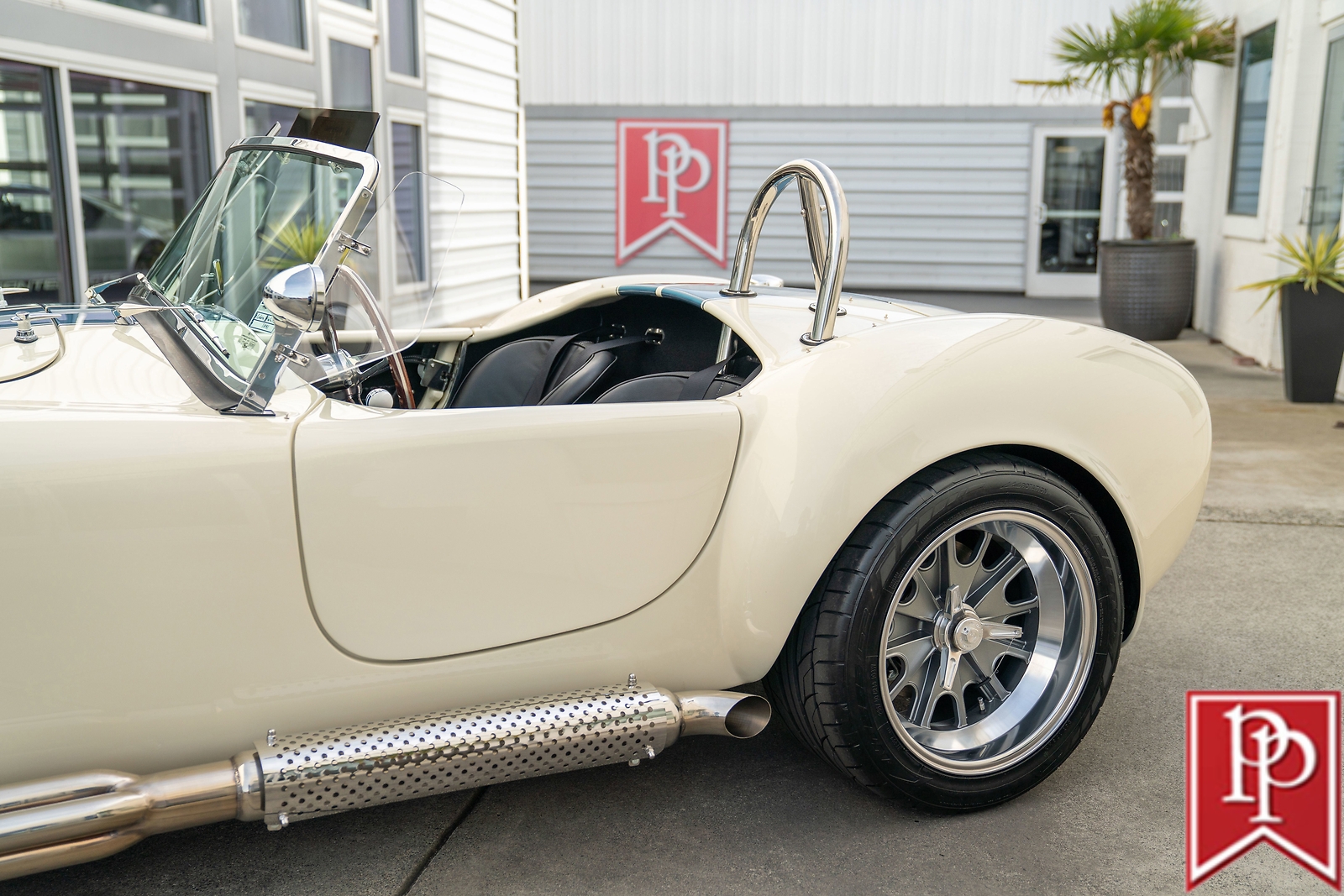 Backdraft-Racing-RT4-1965-Roadster-6