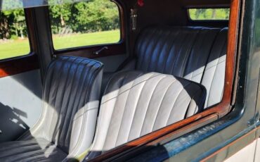 Bentley-Derby-4-14-Saloon-by-Hooper-1936-12