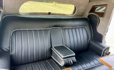 Bentley-R-type-1953-17