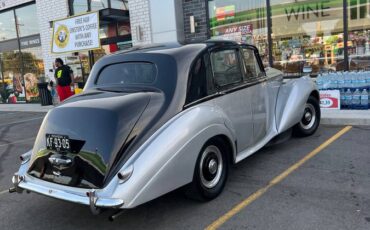 Bentley-R-type-1953-19