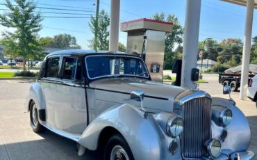 Bentley-R-type-1953-20