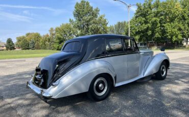 Bentley-R-type-1953-3