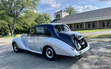 Bentley-R-type-1953-4