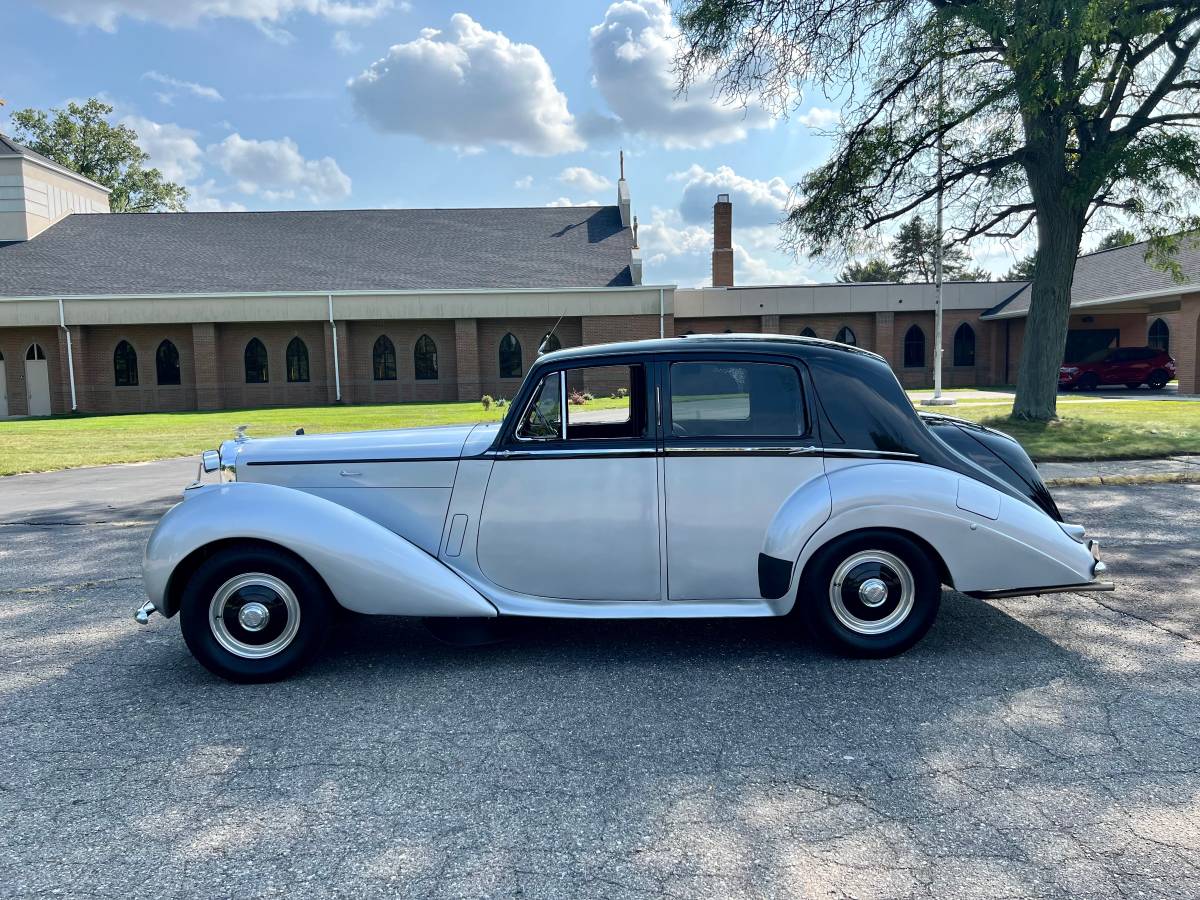 Bentley-R-type-1953-5