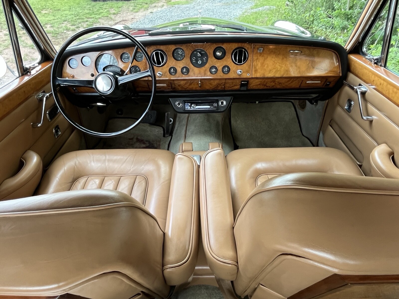 Bentley-T-series-1967-Sedan-19