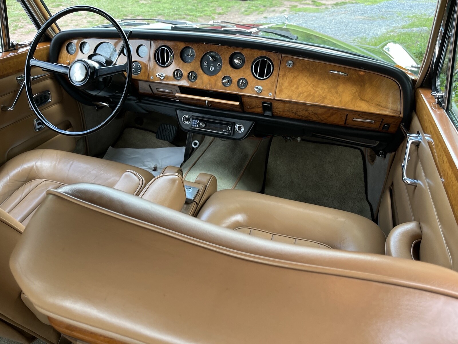Bentley-T-series-1967-Sedan-22