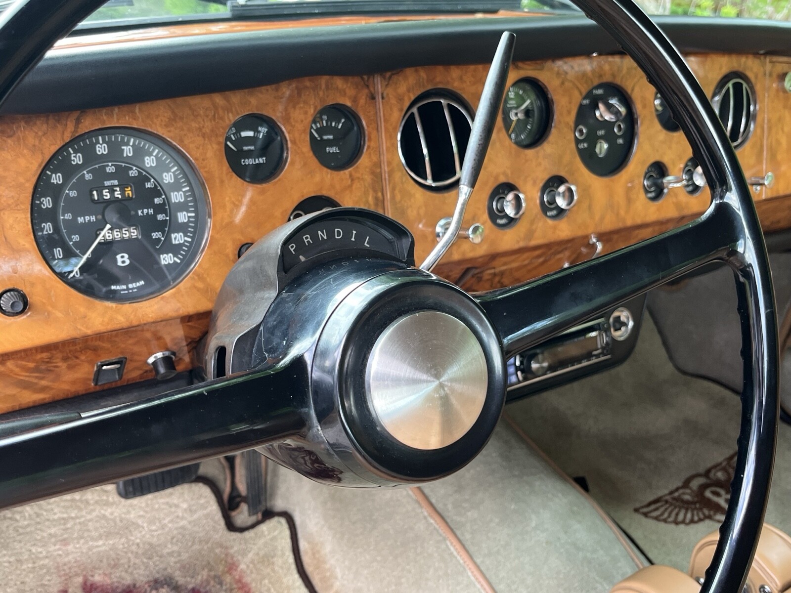 Bentley-T-series-1967-Sedan-23