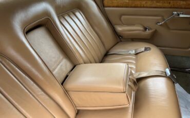 Bentley-T-series-1967-Sedan-34