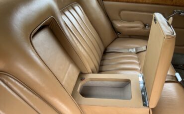 Bentley-T-series-1967-Sedan-35