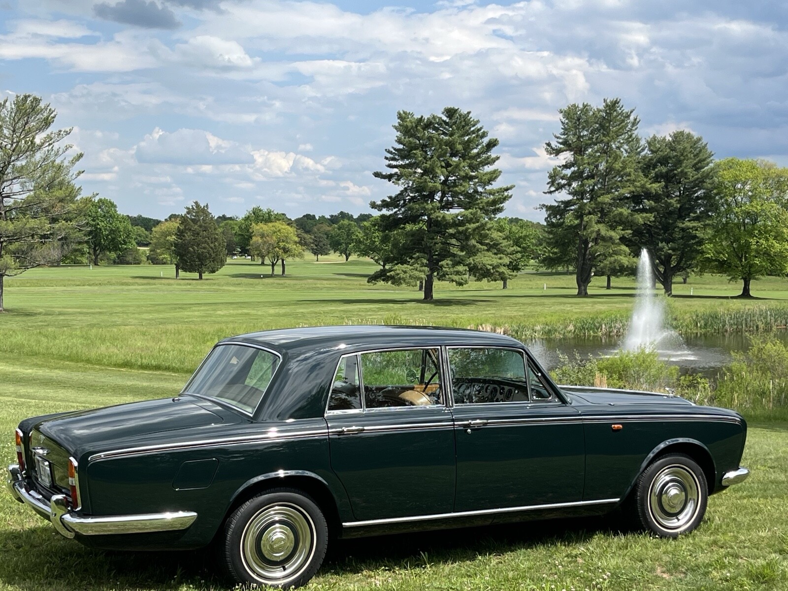 Bentley-T-series-1967-Sedan-9