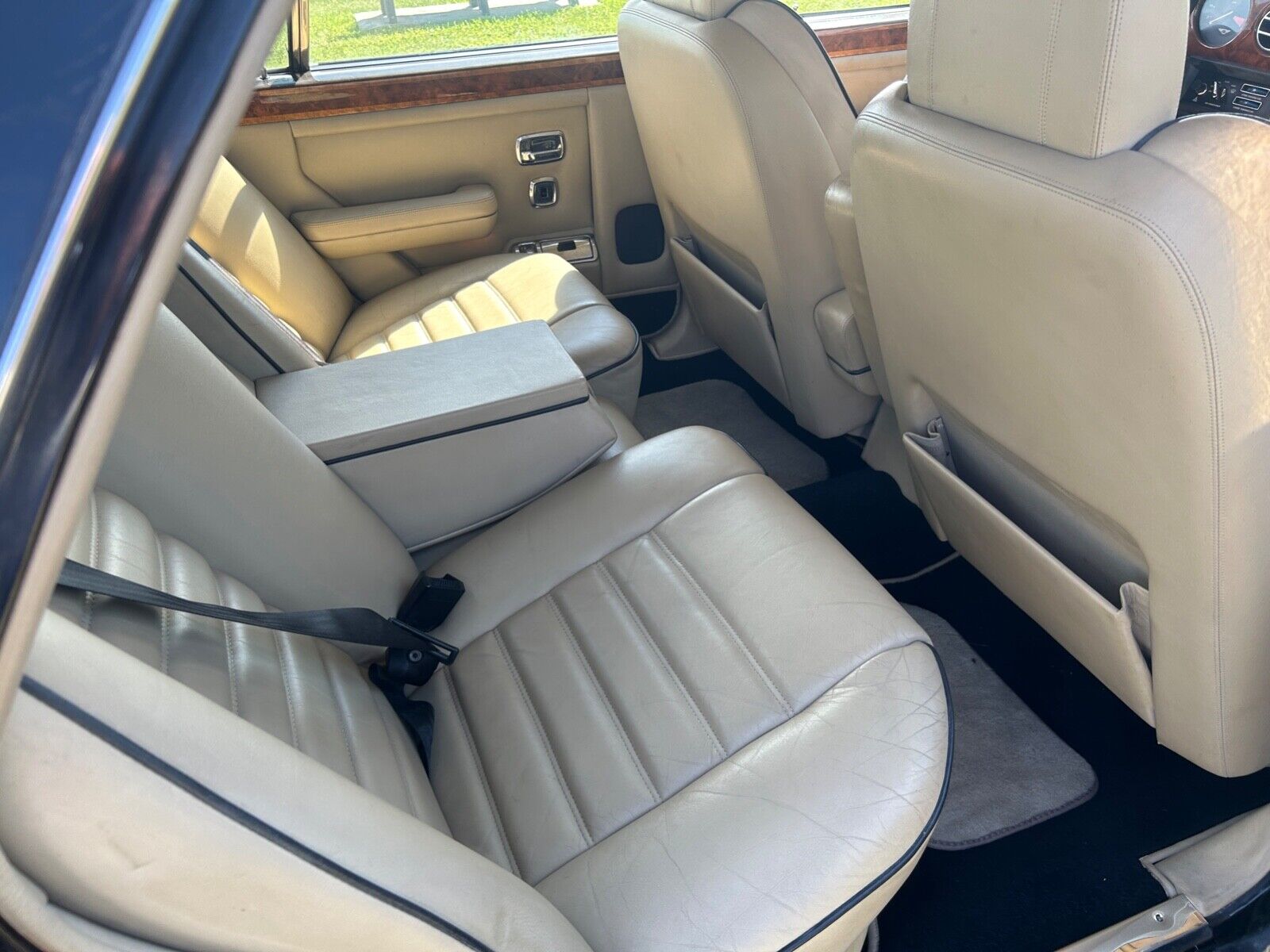 Bentley-Turbo-R-1989-Sedan-12