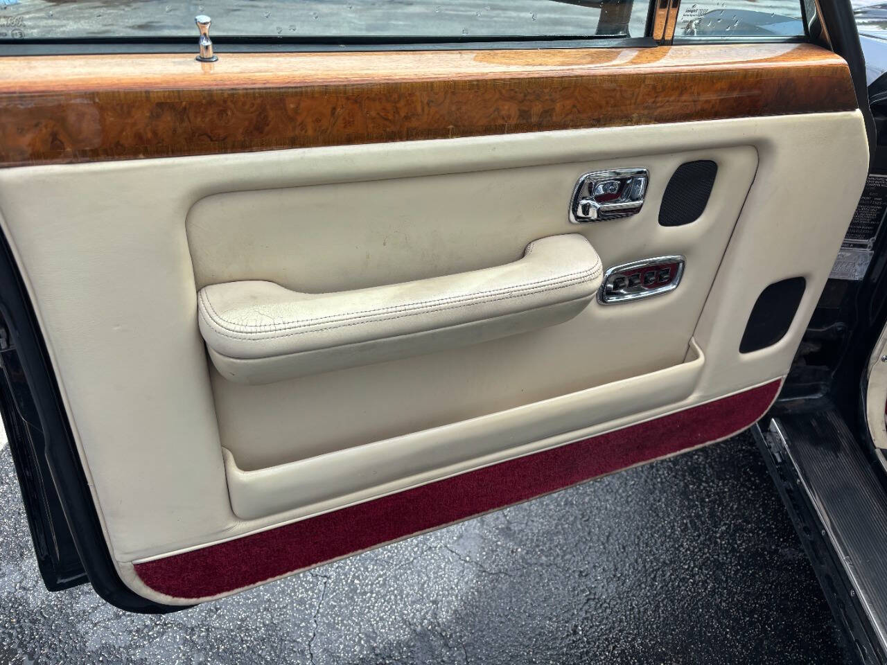 Bentley-Turbo-R-1990-Sedan-16