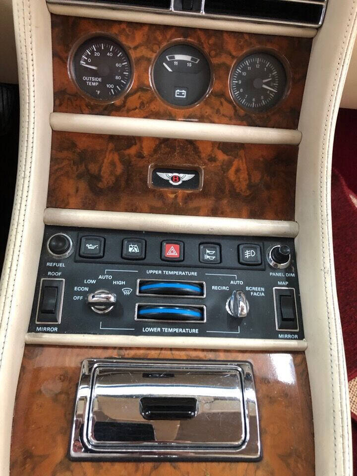 Bentley-Turbo-R-1990-Sedan-9