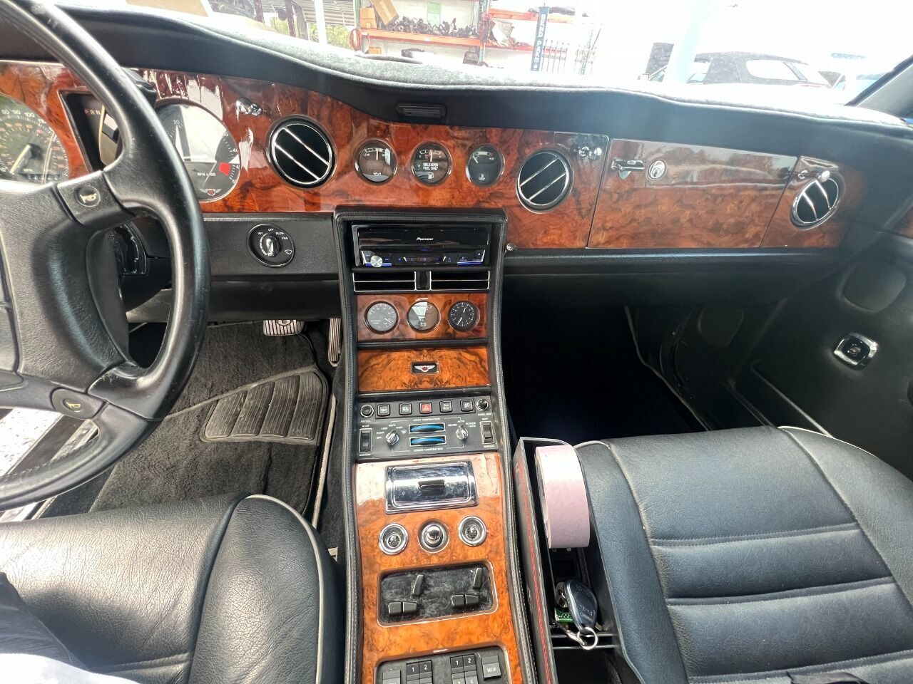 Bentley-Turbo-R-1991-Sedan-16