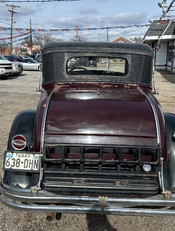 Buick-8-66-1931-Sedan-4