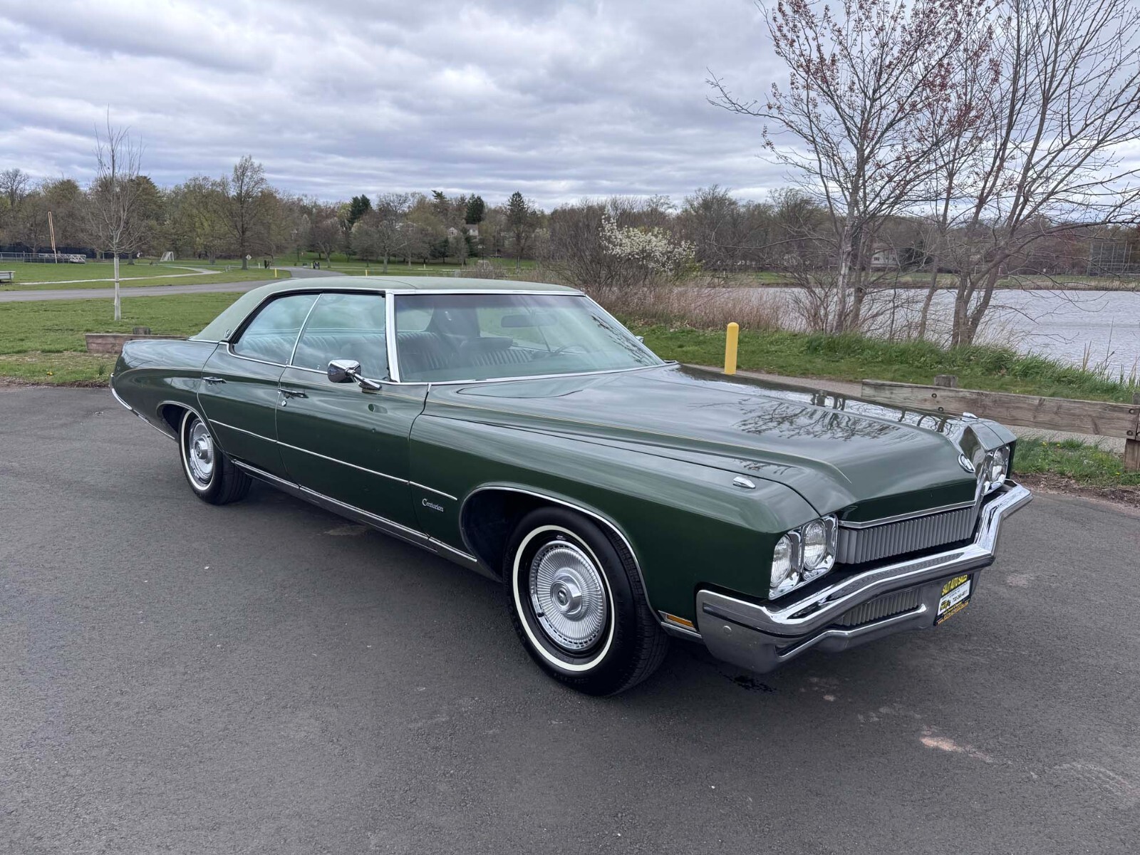 Buick-Centurion-1972-Sedan-1