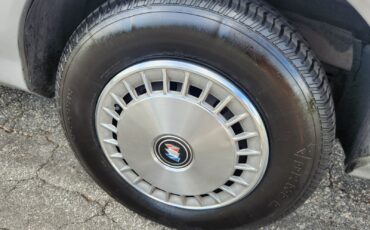 Buick-Century-1991-Sedan-14