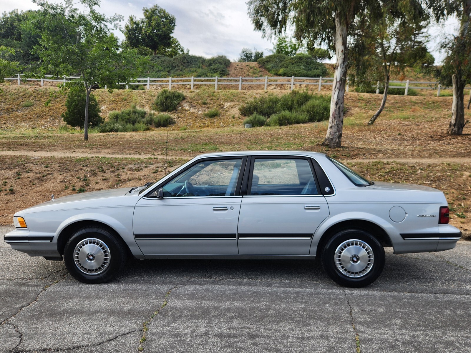 Buick-Century-1991-Sedan-2