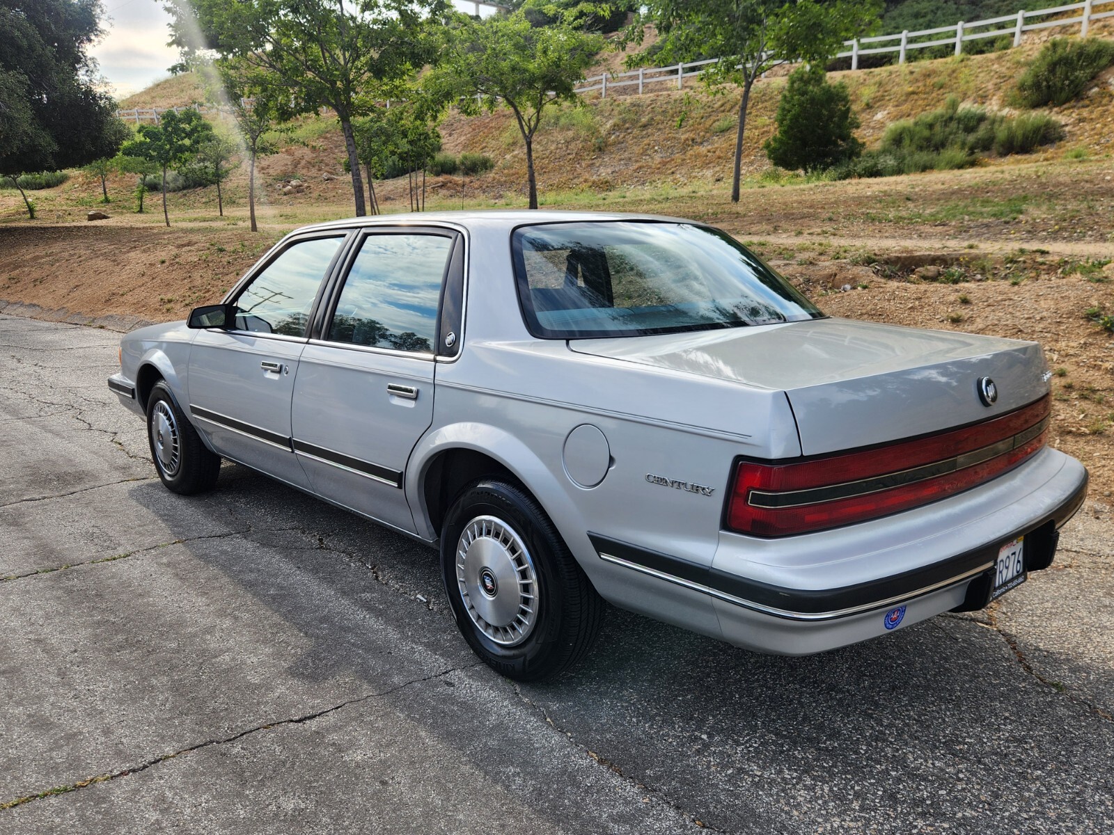 Buick-Century-1991-Sedan-3