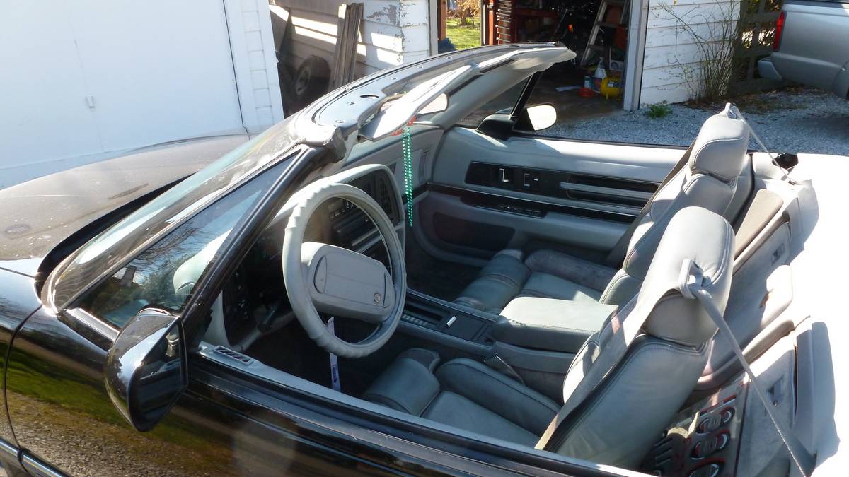 Buick-Convertible-1990-black-4