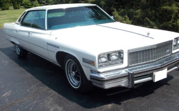 Buick-Electra-limited-park-avenue-1976-white-5