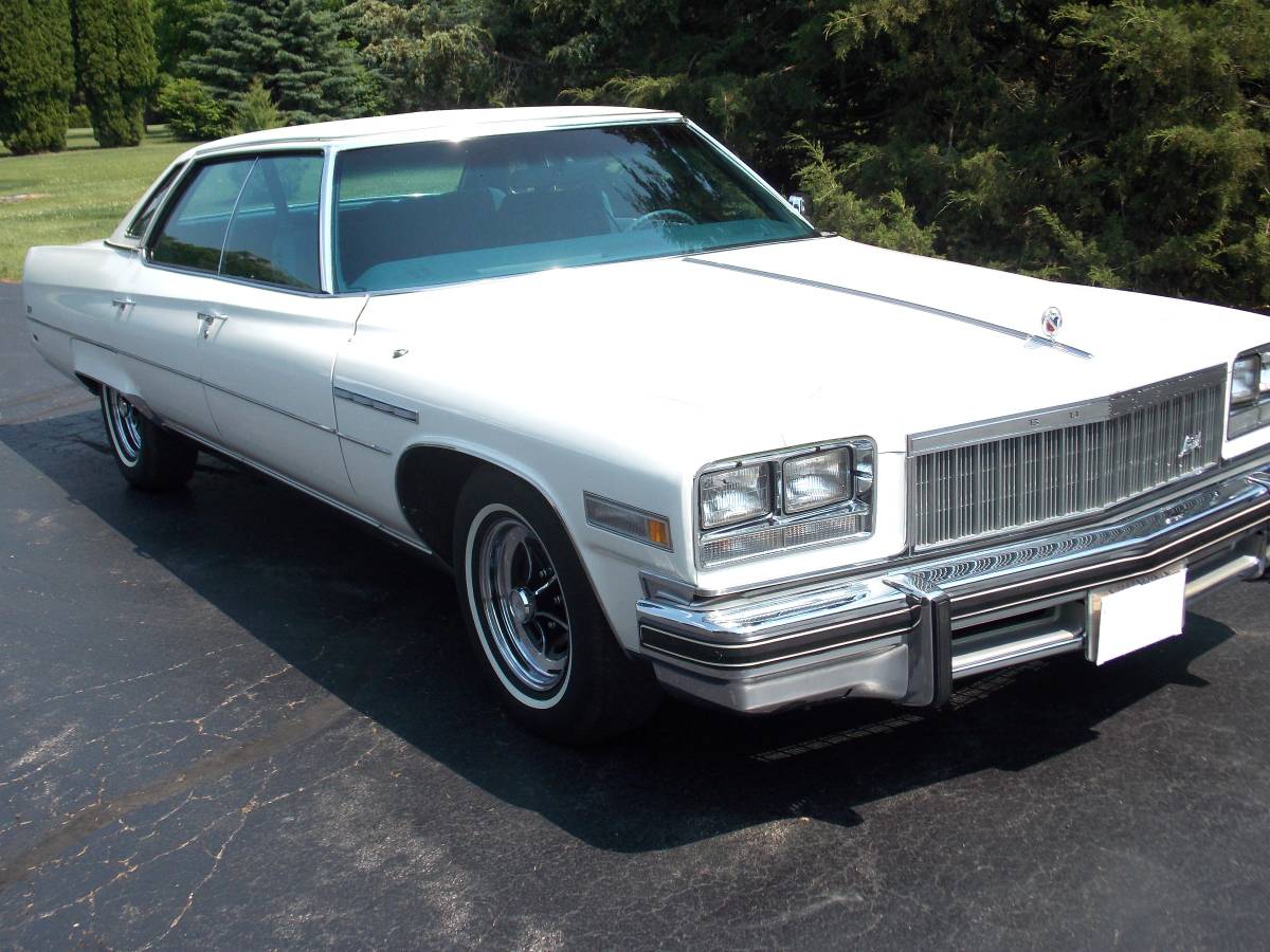 Buick-Electra-limited-park-avenue-1976-white-5