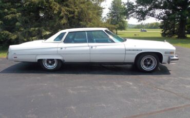 Buick-Electra-limited-park-avenue-1976-white-9