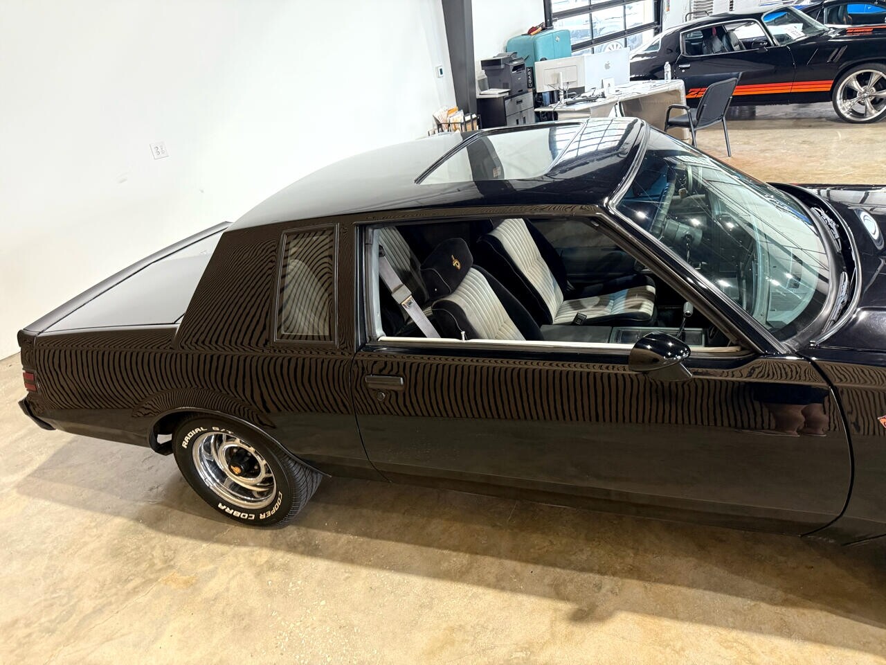 Buick-Grand-National-1987-American-Muscle-Car-11