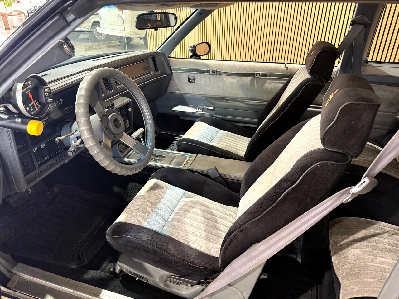 Buick-Grand-National-1987-American-Muscle-Car-20
